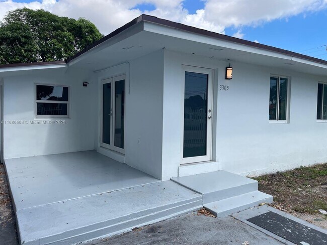 Primary Photo - 3301 NW 11th St