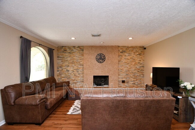 Building Photo - 3410 Plum Brook Ln