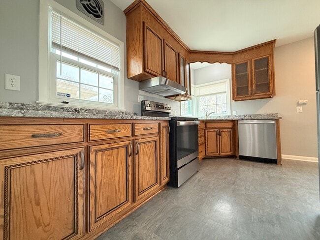 Building Photo - 1009 N 76th St