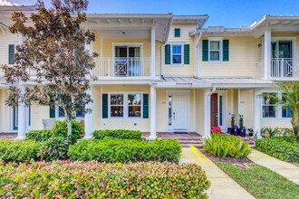 Building Photo - 1212 S Community Dr