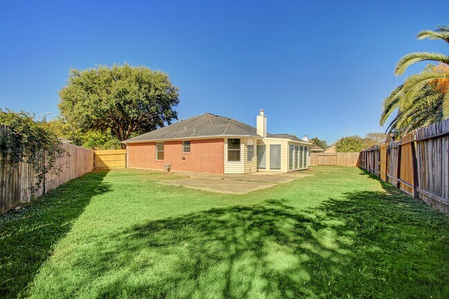 Building Photo - 6506 Larissa Cir