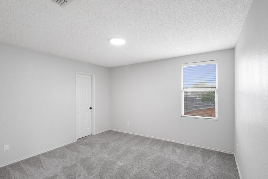 Building Photo - 1352 Dawson Way