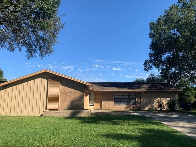 Building Photo - POND EDDY