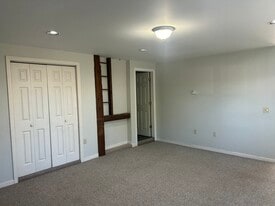 Building Photo - 18 Notch Glen Dr