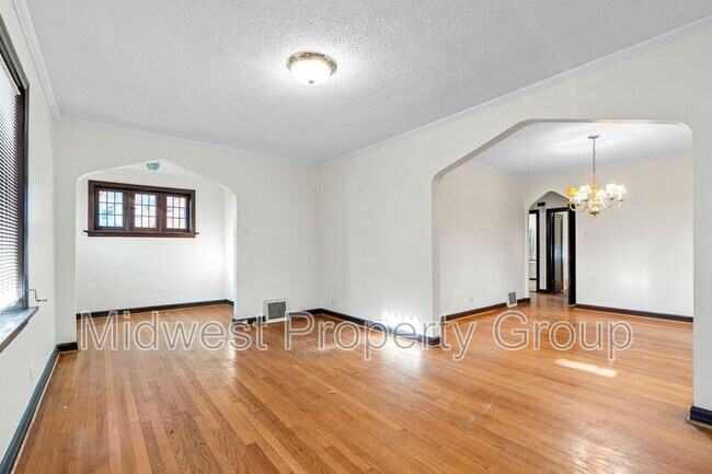 Building Photo - 8460 Edna St