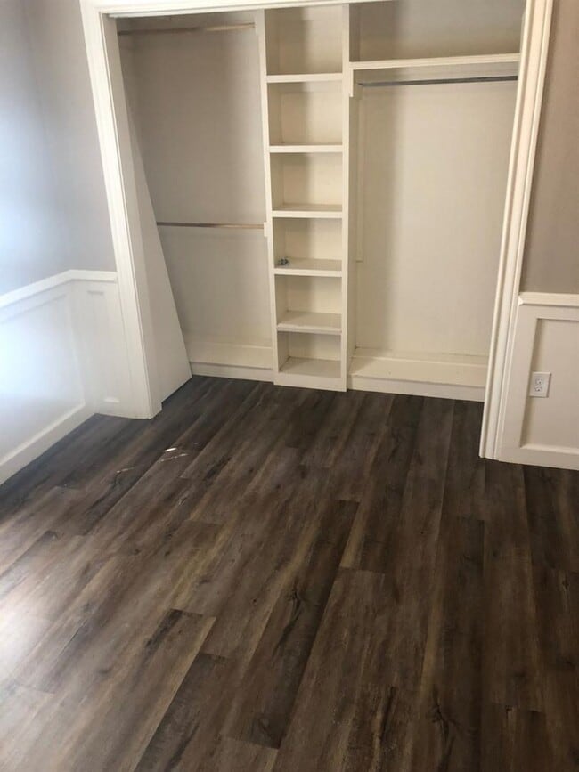 Building Photo - Pre-Leasing 2 bed 1 bath close to Texas Tech!