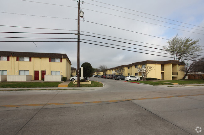 Building Photo - Chivas West Apartments