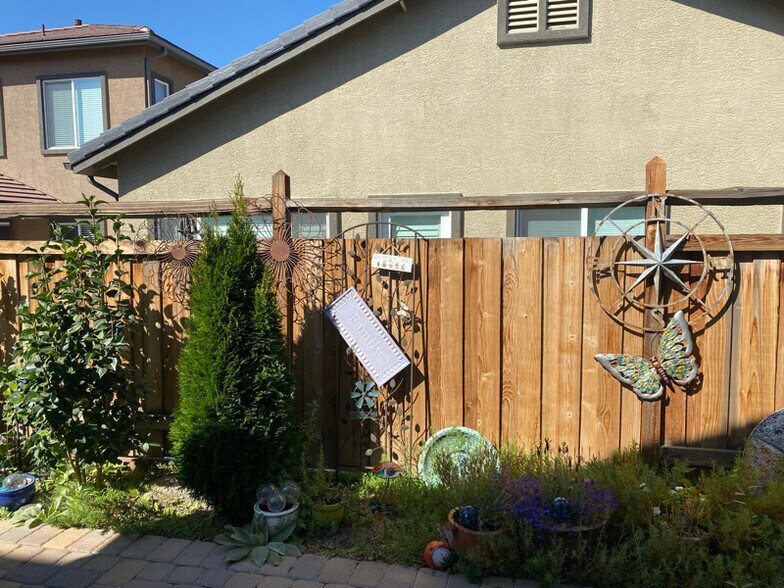 Building Photo - 6526 Angels Orchard Dr