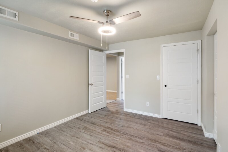 Building Photo - 4918 W Beach Comber Way