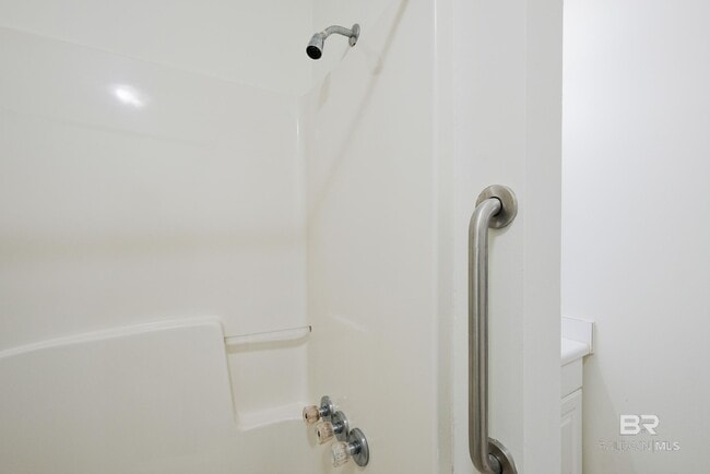Building Photo - 8553 Garden Cir