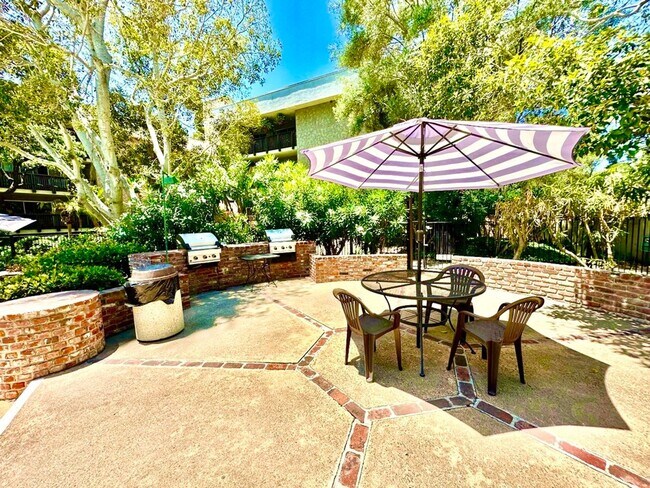 Building Photo - 6202 Friars Rd