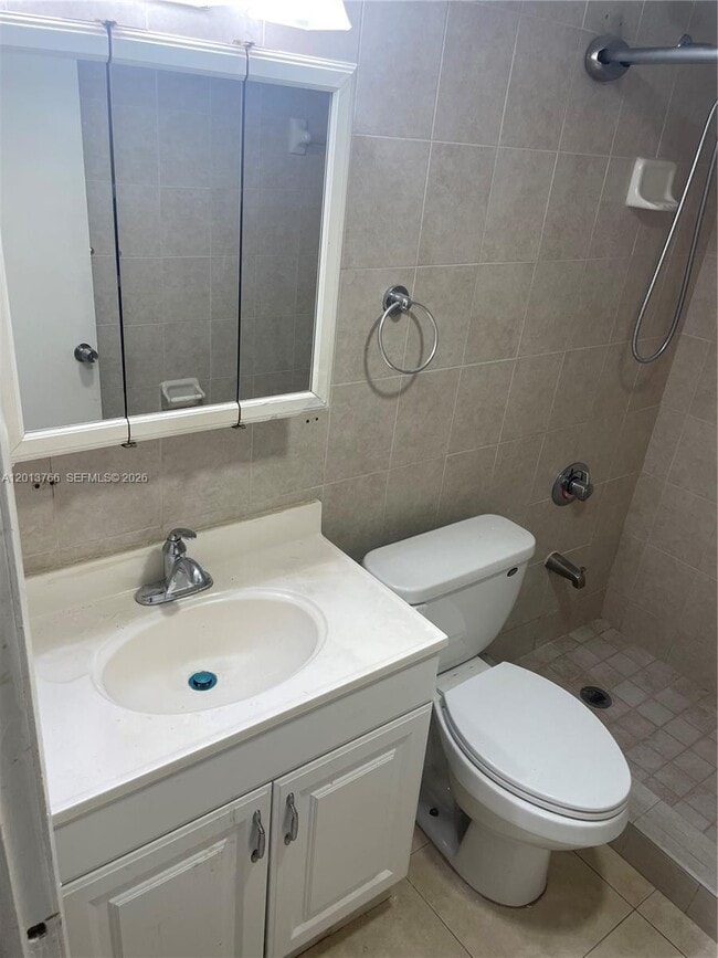 Building Photo - 4115 SW 108th Ave