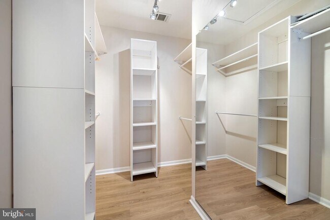 Building Photo - 9215 Cardinal Forest Ln