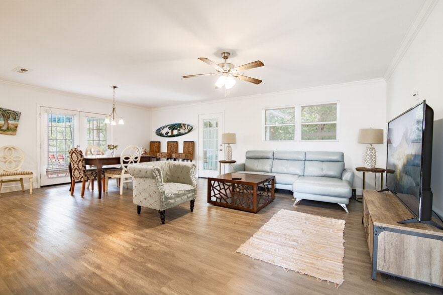 Building Photo - 101 Villa Ct