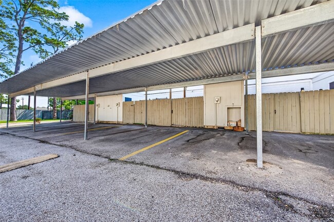Building Photo - 1805 Witte Rd