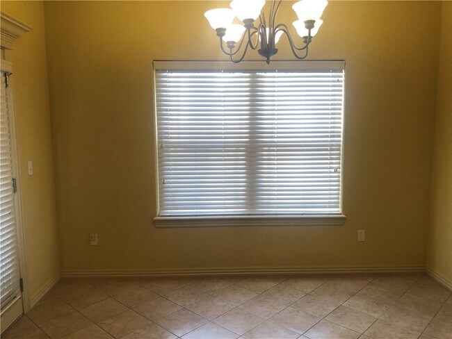 Building Photo - 574 Westford St