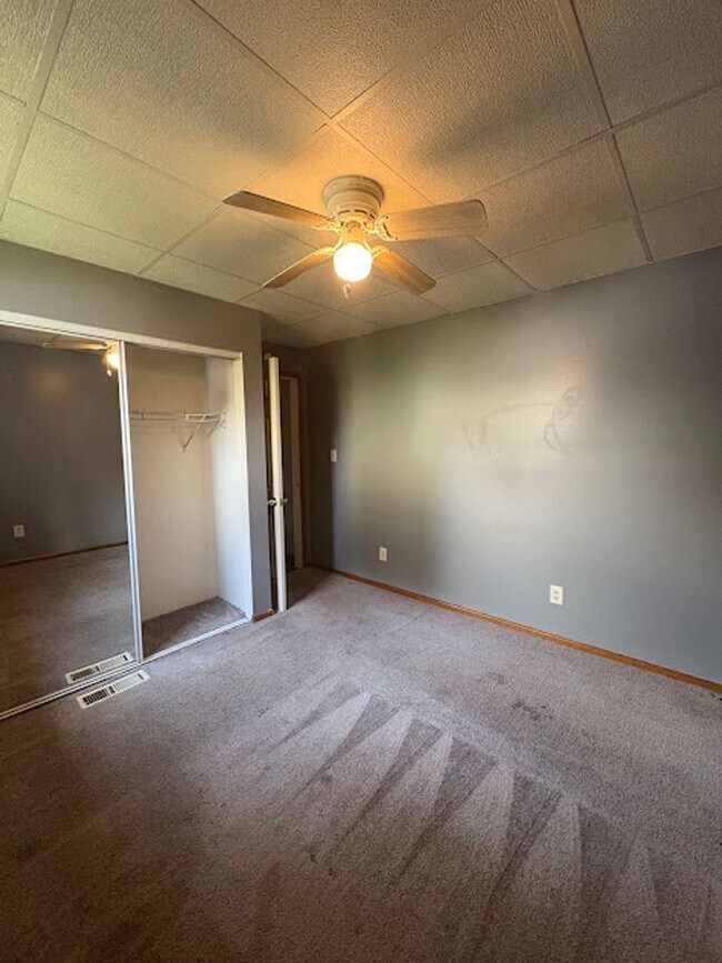Building Photo - Jonna Martin Wilbeth Duplex