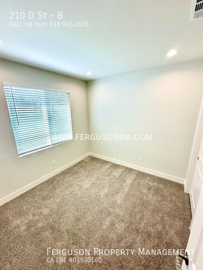 Building Photo - 210 D St