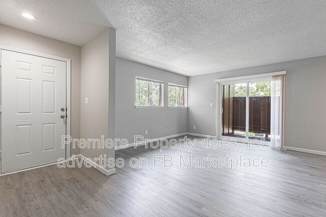 Building Photo - 8441 Kessler St