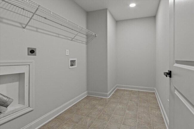 Building Photo - 210 Fields Pond Dr