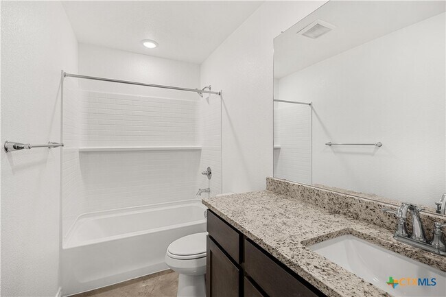 Building Photo - 1226 Concord Dr