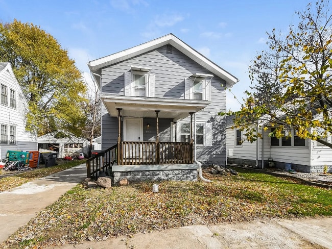 Primary Photo - 3002 McKinley St