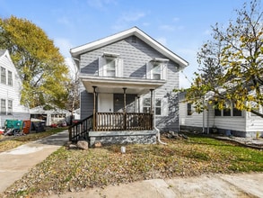 Building Photo - 3002 McKinley St