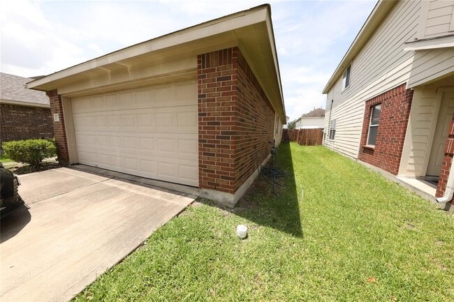 Building Photo - 14430 Hamilton Grove Ln