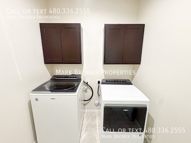 Building Photo - 5223 E Diatomite Dr