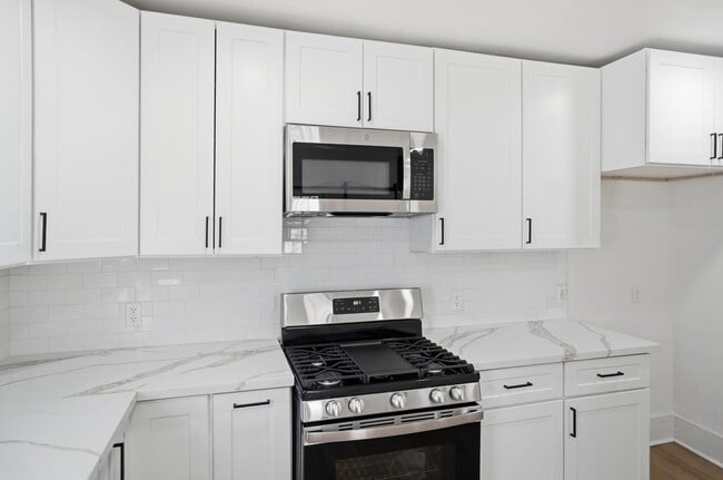 Building Photo - 630 Ewing Ave