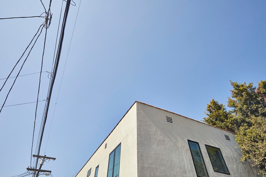 Building Photo - 640 Santa Clara Ave