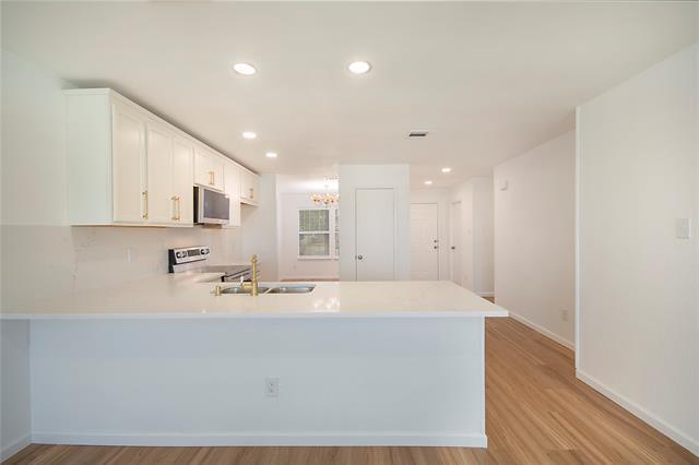 Building Photo - 1618 Pin Oak Trail