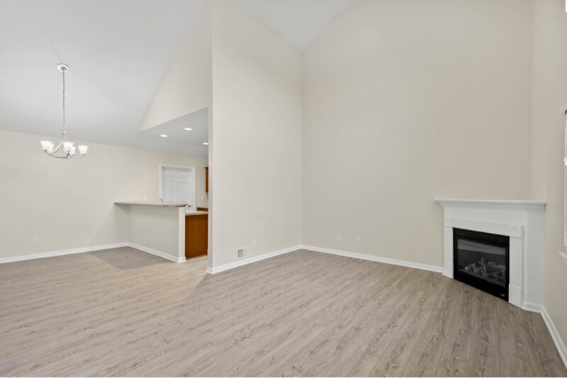 Building Photo - 75 Nicholas Dr