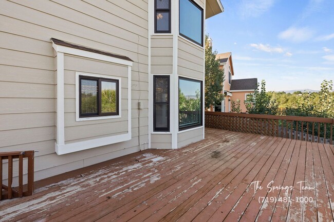 Building Photo - SPECTACULARLY HUGE 6BD HOME with PANORAMIC MOUNTAIN VIEWS - Security Deposit Waiver Available