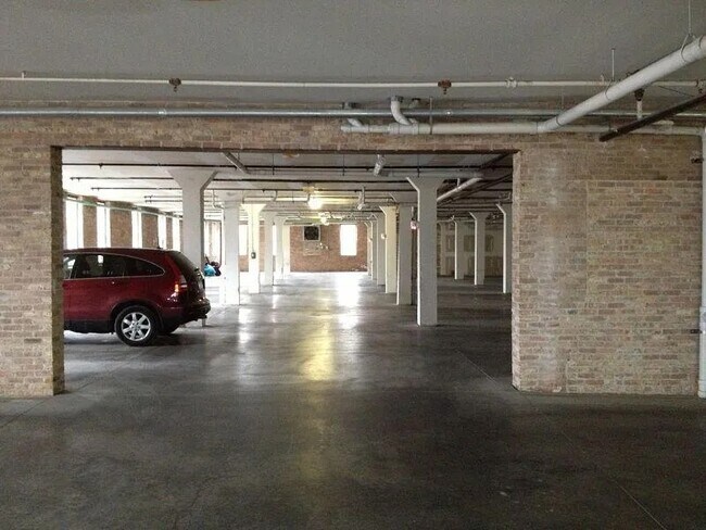 Building Photo - 720 S Marquette St