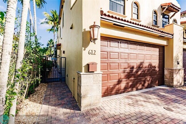 Building Photo - 612 SW 8th Ave