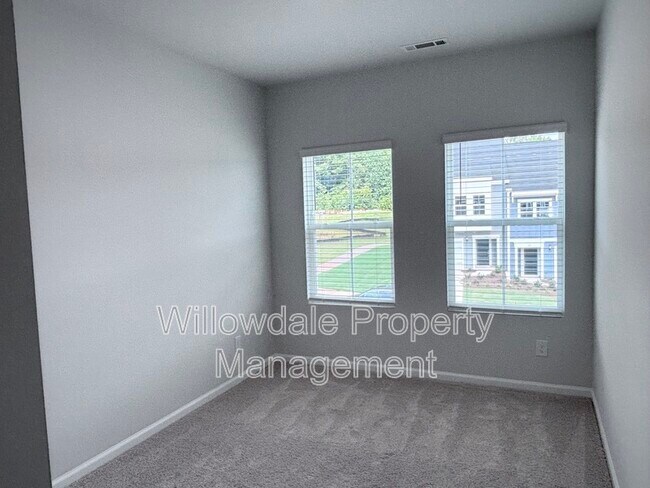 Building Photo - 183 Central Townes Wy
