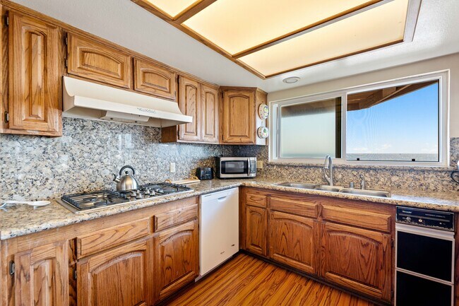 Building Photo - 1364 Weymouth Ln