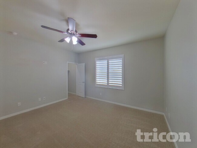 Building Photo - 40008 W Pryor Ln