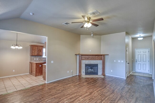 Building Photo - Beautiful Home in Central Norman!