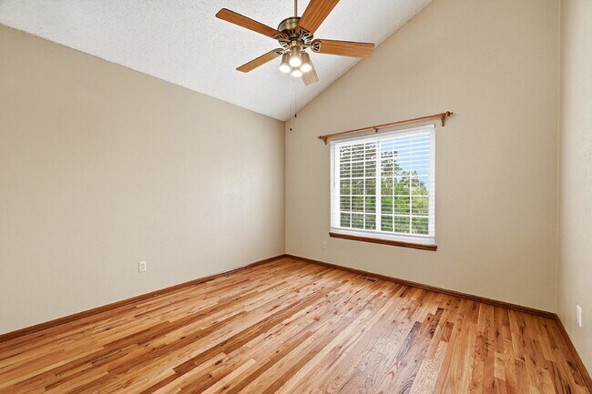 Building Photo - $2,845.95- 4-Bed /3-Bath Gem with Finished Basement and Fenced-in Yard in Colorado Springs!