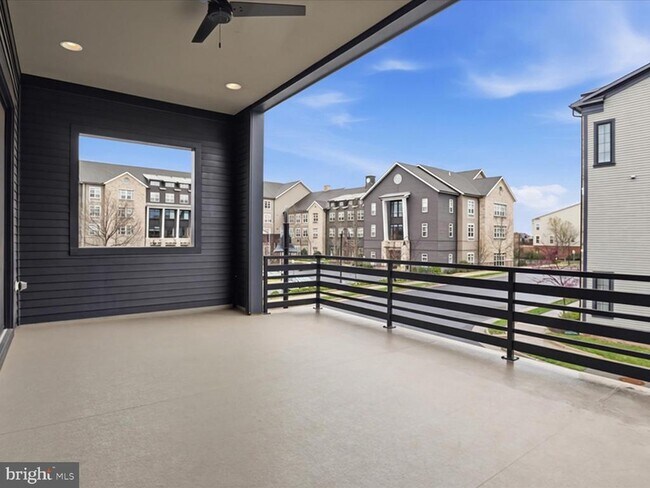 Building Photo - 20305 Savin Hill Dr