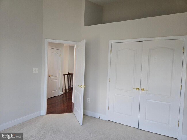 Building Photo - 25550 Oak Medley Terrace