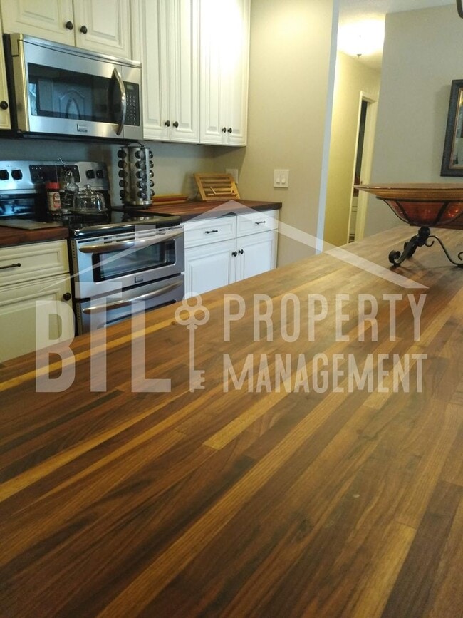 Building Photo - Furnished Kimberling City Duplex! ALL UTIL...