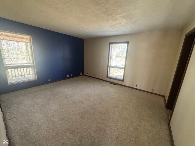 Building Photo - 1365 W Stones Crossing Rd