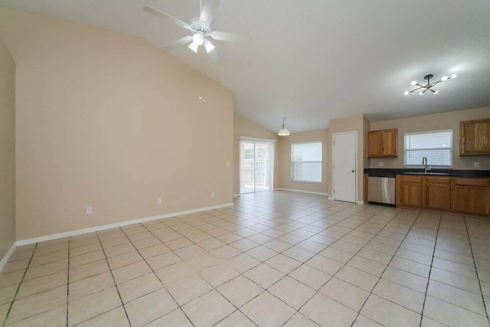 Building Photo - 17100 Woodcrest Way