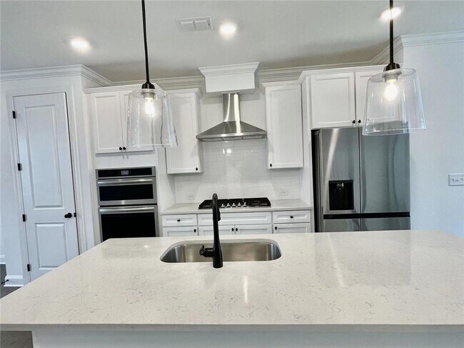 Building Photo - 6523 Beacon Dr