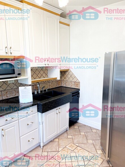 Building Photo - 970 E 1st Ave