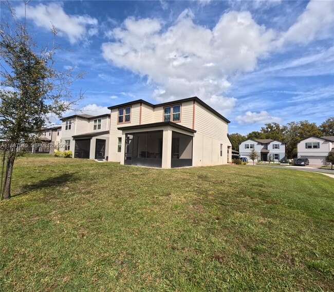 Building Photo - 2647 E Lake Pointe Dr