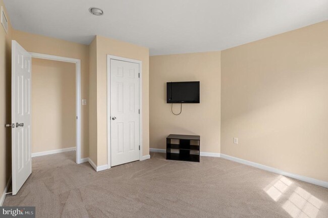 Building Photo - 3563 Narragansett Ave